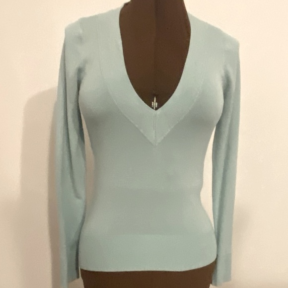 💚DANIER💚V-Neck teal sweater. In great condition. Size XS. - Picture 2 of 15